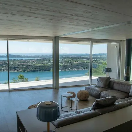 Villa Infinity *